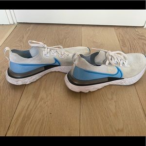 Nike Mens Infinity React US size 11